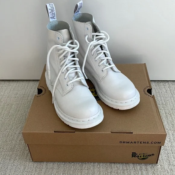 Dr martens pascal mono white deals